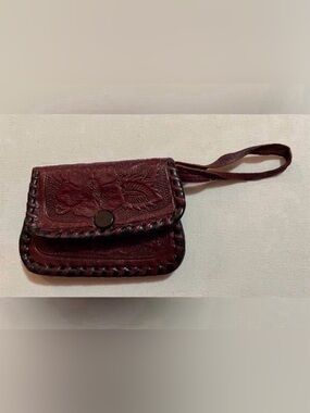 Vintage 60s Floral Dark Leather Small Wallet Hand Tooled Snap Close coin purse